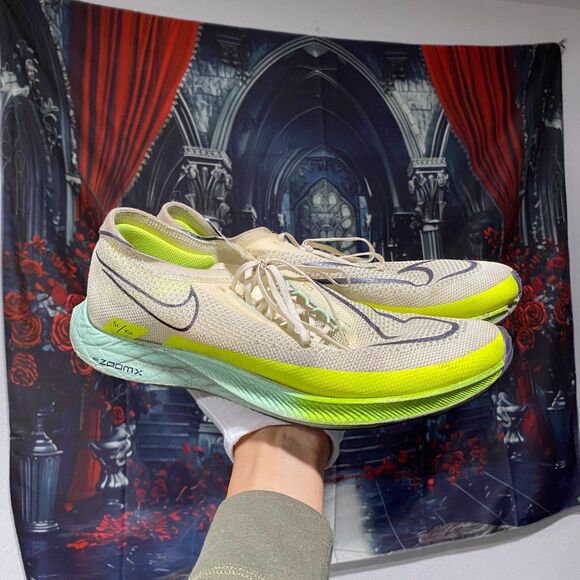Nike ZoomX  Streakfly White Running Shoes Coconut Milk Volt Men\'s Size 10.5